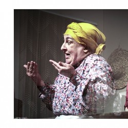 نمایش پستچی پابلو نرودا | عکس