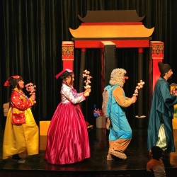 نمایش آشپز کوچک در قصر | عکس