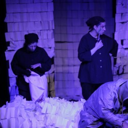 نمایش از اینکه نمیرم میترسم | عکس