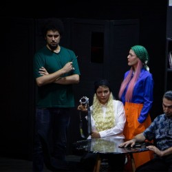 نمایش لحظه درنگ می‌کند | عکس