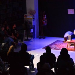 نمایش پرواز یک شاملو نما بر فراز قصر شیشه ای | عکس