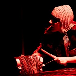 نمایش دستور پخت قرمه‌سبزی به خط بریل | عکس