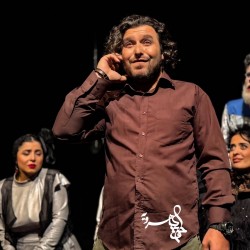 نمایش قانون گروتو | عکس