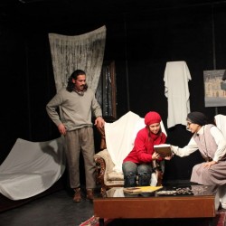 نمایش اتاق ورونیکا | عکس