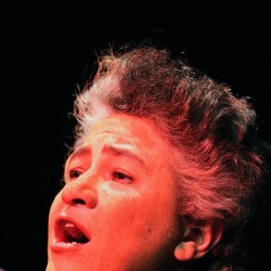 نمایش قلاده ای برای یک سگ مرده | عکس