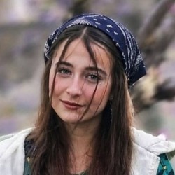 عکس یکتا سبزه پرور