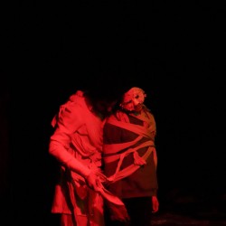 نمایش جان سگ | عکس