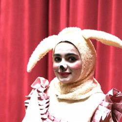 نمایش نجات دوست خوبم | عکس