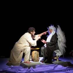 نمایش آمین گفتن مردگان در عنبر | عکس