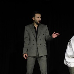 نمایش فریاد بی‌صدا | عکس