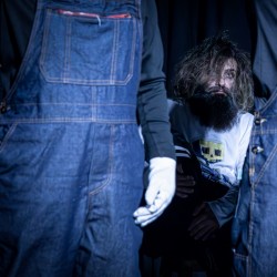 نمایش قانون گروتو | عکس