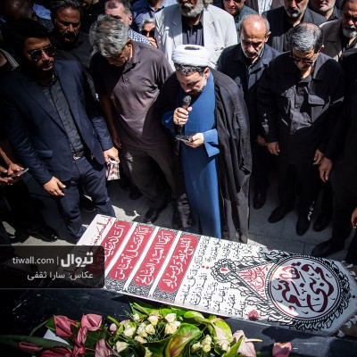 گزارش تصویری تیوال از مراسم تشییع پیکر زنده یاد اکبر عبدی / عکاس: سارا ثقفی | عکس