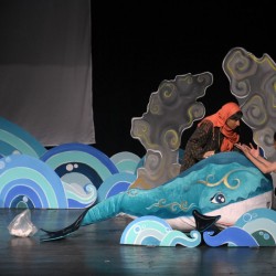 نمایش بچه نهنگ | عکس