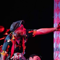 نمایش شب دوازدهم | از نگارش تا اجرای دوباره «شب دوازدهم»؛ روایت «شهاب نظام‌دوست» از مسیری ۹ ساله در تئاتر شکسپیر | عکس