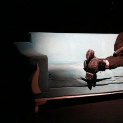 نمایش عالیجناب ام یک | عکس