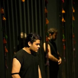 نمایش داستان پرخواب چشم | عکس