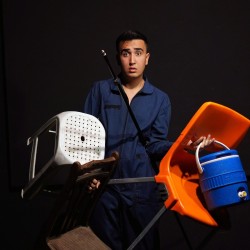نمایش دروغگو | عکس