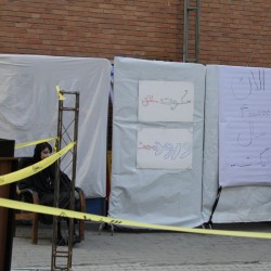 نمایش خیابانی صندلی‌ها | عکس