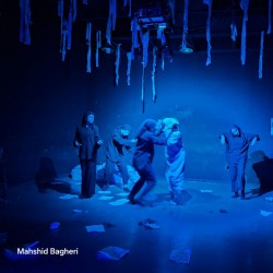 نمایش ۴:۴۸ | چهار و چهل و هشت | عکس