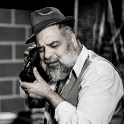 نمایش چهار دیواری | عکس