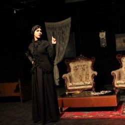 نمایش اتاق ورونیکا | عکس