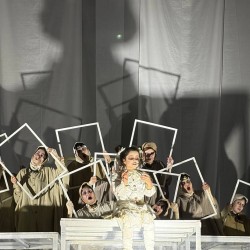 نمایش رویای رومئو در نیمه شب نا آرام ژولیت | عکس