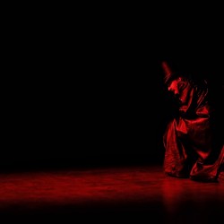 نمایش مکاشفات راسکلنیکف | عکس