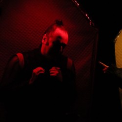 نمایش مغازه خودکشی | دور دوم | عکس