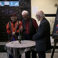 نمایش شب نشینی با مولیر | هادی مرزبان شمع شب چراغ «شب نشینی با مولیر» را افروخت | عکس