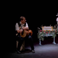 نمایش رد پای خوشبختی | عکس