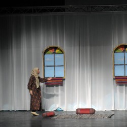 نمایش بچه نهنگ | عکس