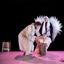 نمایش آمین گفتن مردگان در عنبر | عکس