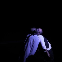 نمایش من، او، آن | عکس