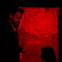 نمایش اتاق ورونیکا | عکس