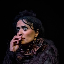 نمایش قانون گروتو | عکس