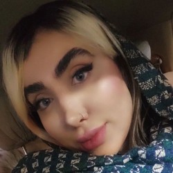 عکس عسل صادقیان