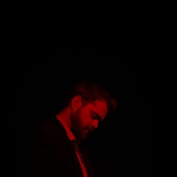 نمایش اتاق ورونیکا | عکس