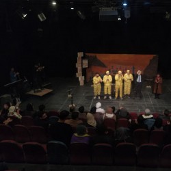 نمایش نمایش کمدی دالتون ها و ننه قمر | عکس