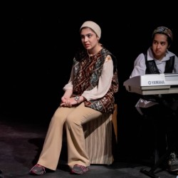 نمایش رد پای خوشبختی | عکس