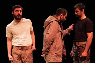 نمایش برونسی | تجربه مواجهه با شهید بر صحنه تئاتر/ «برونسی» شعارزده نیست | عکس
