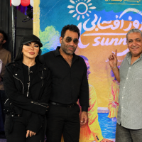 نمایش یک روز آفتابی | نمایش «یک روز آفتابی» به نویسندگی اسلاومیر مروژک و کارگردانی درسا آقائی، با حضور جمع گسترده‌ای از هنرمندان، در تماشاخانه هما روی صحنه رفت. | عکس