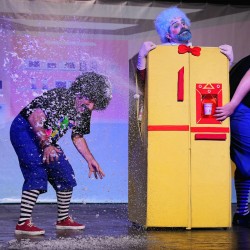 نمایش جادوی روز تولد | عکس