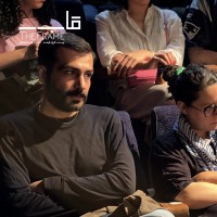 نمایش قاب | نشست گفتگو پیرامون نمایش «قاب» با حضور یوسف باپیری، رامین اکبری، مجتبی کریمی، کیهان پرچمی و گروه اجرایی برگزار شد. | عکس