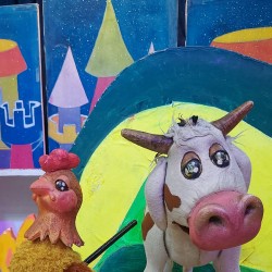 نمایش نیم وجبی | عکس