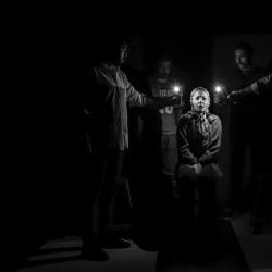 نمایش راه هایی برای فراموشی | عکس