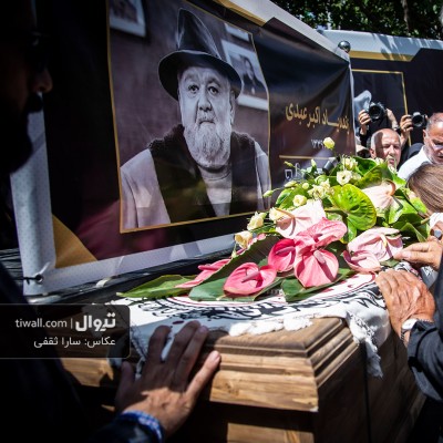 گزارش تصویری تیوال از مراسم تشییع پیکر زنده یاد اکبر عبدی / عکاس: سارا ثقفی | عکس