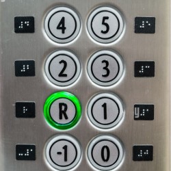 نمایشنامه‌خوانی دوستت دارم با صدای آهسته | عکس