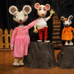 نمایش قهرمان کوچک | عکس