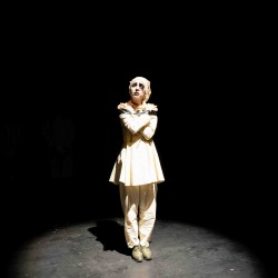 نمایش هیچ نگو هملت فقط سه روز | عکس