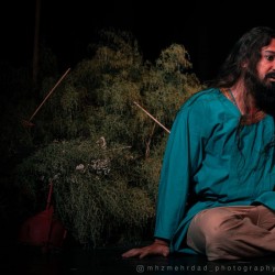 نمایش نور بر نیزه | عکس